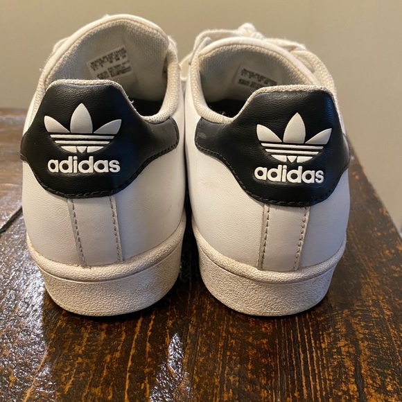 Adidas Superstar, men’s 5.5/women’s 7.5 - Picture 5 of 6